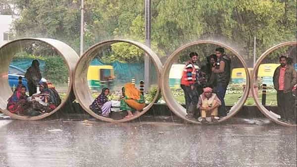 Uttarakhand Rains: రేపు ఉత్తరాఖండ్లో భారీ వర్షాలు కురిసే అవకాశం.. బద్రీనాథ్ యాత్రకు బ్రేక్.. స్కూల్స్కు సెలవు