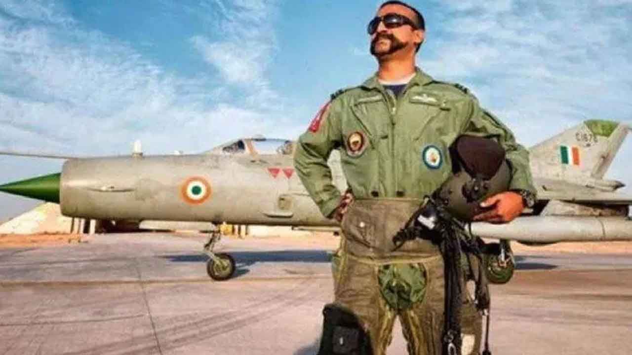 Abhinandan Varthaman: బాలకోట్ హీరో అభినందన్‌కు అరుదైన గౌరవం.. గ్రూప్ కెప్టెన్‌గా ప్రమోట్..