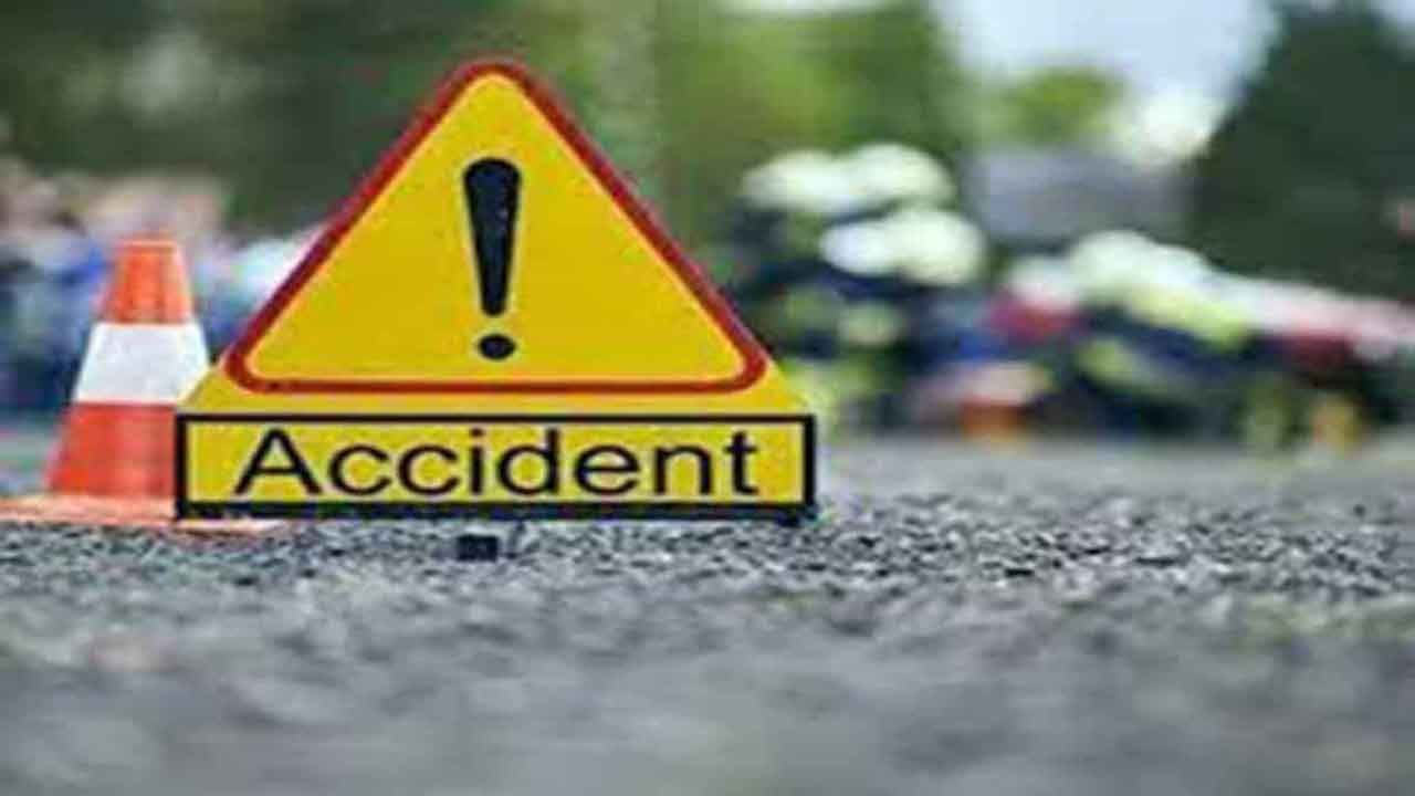 Road Accident: కరీంనగర్‌ జిల్లాలో ఘోర రోడ్డు ప్రమాదం.. నలుగురు మృతి