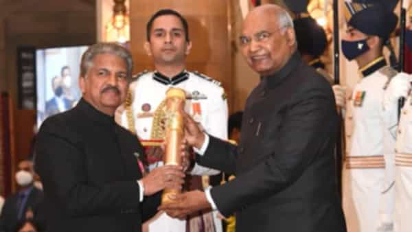 Anand Mahindra: వారితో పాటు అవార్డు తీసుకోవడం గొప్పగా ఉంది.. ఆనంద్ మహీంద్రా..