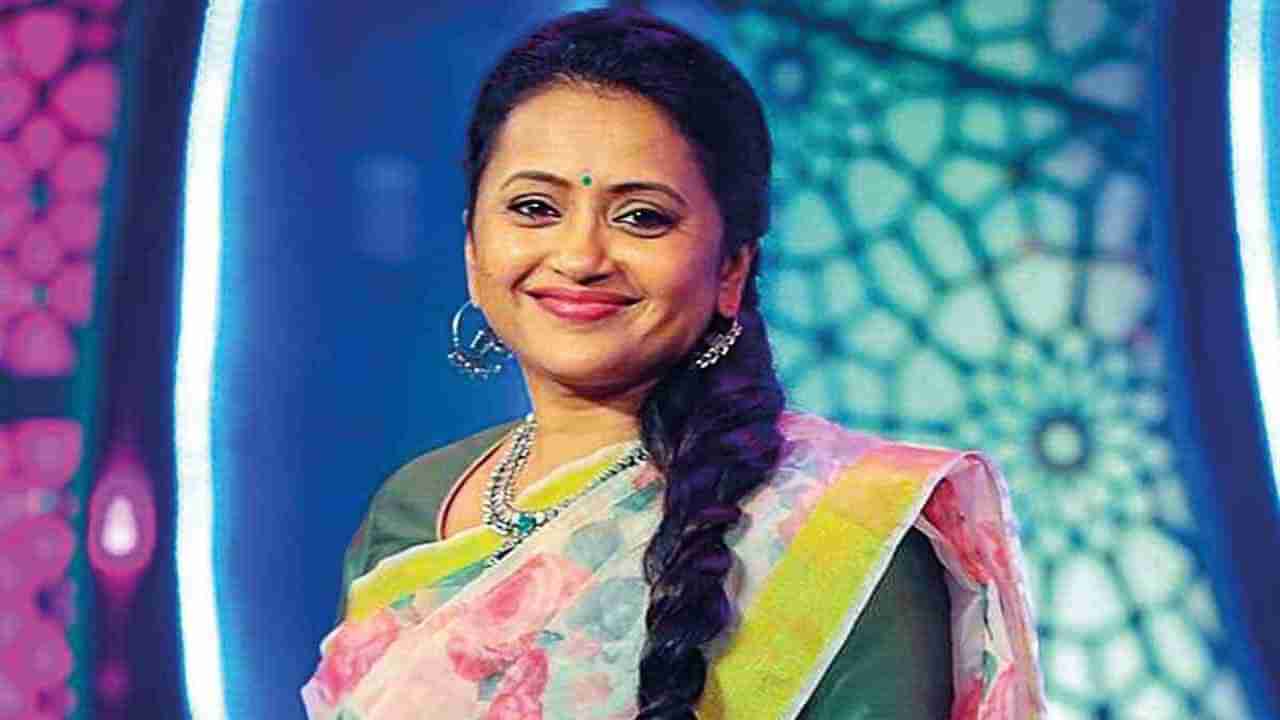 Suma Kanakala: అదిరిపోయే సర్‏ప్రైజ్ ఇచ్చిన సుమ.. వెండితెరపై సందడి చేయనున్న యాంకరమ్మ..