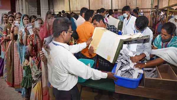 AP Panchayat Elections: ఏపీలో కొనసాగుతున్న పంచాయతీ ఎన్నికల కౌంటింగ్.. వైసీపీ అభ్యర్థులదే హవా..