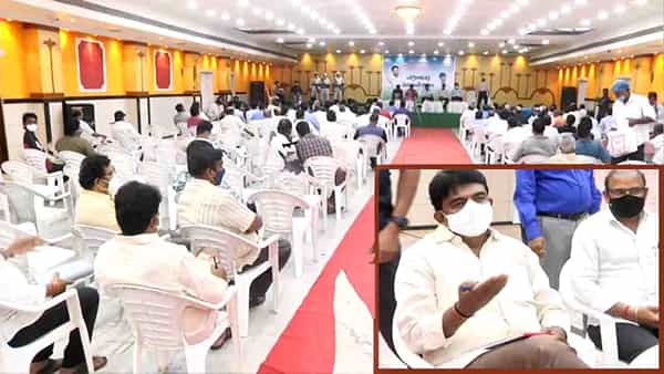 AP Film Exhibitors: మంత్రి పేర్ని నానితో ముగిసిన సినీ ఎగ్జిబిటర్ల సమావేశం.. ఆన్లైన్ టికెట్ విధానానికి అంగీకారం