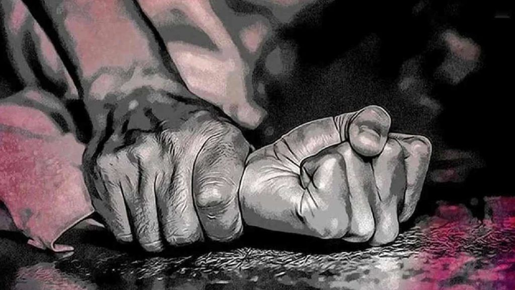 Crime News: దారుణాతి దారుణం.. పోలీస్ ఎస్ఐ ఎగ్జామ్ రాసి వస్తున్న యువతిపై సామూహిక అత్యాచారం.. ఆపై.. Crime News: దారుణాతి దారుణం.. పోలీస్ ఎస్ఐ ఎగ్జామ్ రాసి వస్తున్న యువతిపై సామూహిక అత్యాచారం.. ఆపై..