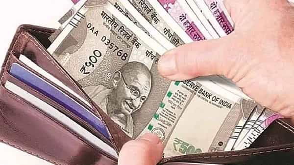 Bandhan Bank: బంధన్ బ్యాంక్ ఖాతాదారులకు గుడ్న్యూస్.. సేవింగ్స్ ఖాతాపై పెరిగిన వడ్డీ రేటు.. ఎంతో తెలుసా..