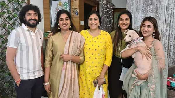 Bigg Boss 5 Telugu: కలుసుకున్న బిగ్బాస్ ఎలిమినేట్ కంటెస్టెంట్స్... కానీ తను మాత్రమే మిస్..