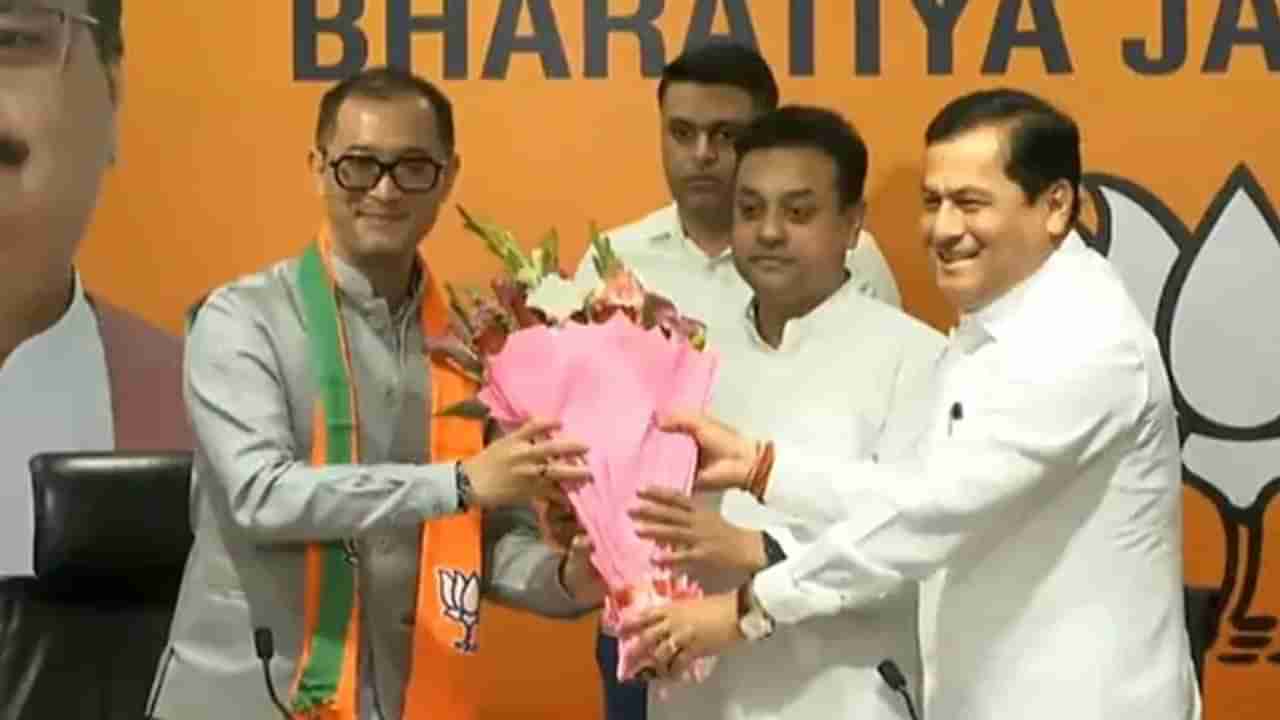 Manipur Elections 2022: మణిపూర్ అసెంబ్లీ ఎన్నికలకు ముందు కాంగ్రెస్‎కు షాక్.. బీజేపీలో చేరిన ఇద్దరు ఎమ్మెల్యేలు..