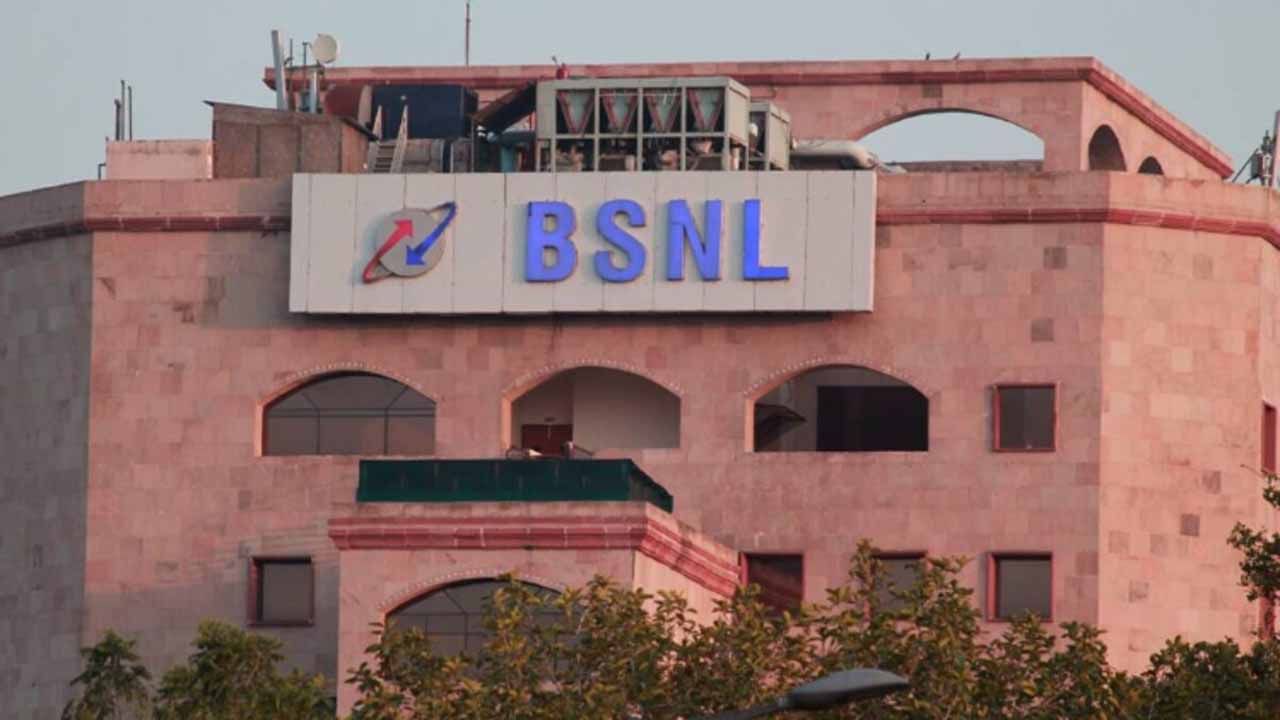 BSNL Lifetime Plan: కస్టమర్లకు బీఎస్‌ఎన్‌ఎల్‌ షాక్‌.. లైఫ్‌టైమ్‌ ప్రీపెయిడ్‌ ప్లాన్‌లు రద్దు.. మరి ఎలా..?