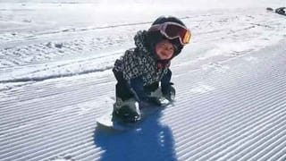 Wine Shop Attack: మద్యం షాపులోకి దూసుకెళ్లిన మహిళలు.. తమ సమస్యను తామే పరిస్కారం.. వైరల్‎గా మారిన వీడియో..