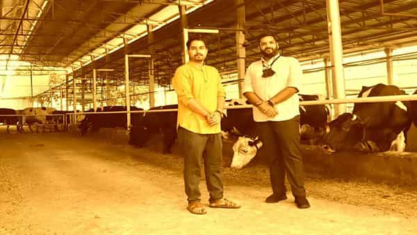 లండన్లో ఎంబీఏ చేసి ఇండియాలో డెయిరీ ఫామ్ పెట్టాడు.. ఇప్పుడు లక్షలు గడిస్తున్నాడు..