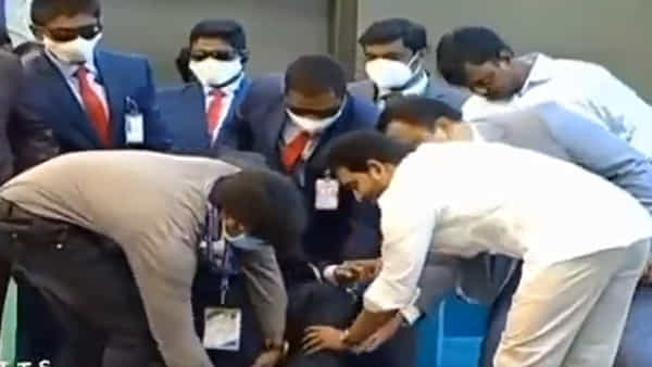 AP CM Jagan: ఏపీ సీఎం జగన్పై సోషల్ మీడియాలో ప్రశంసల జల్లు.. ఎందుకంటే..