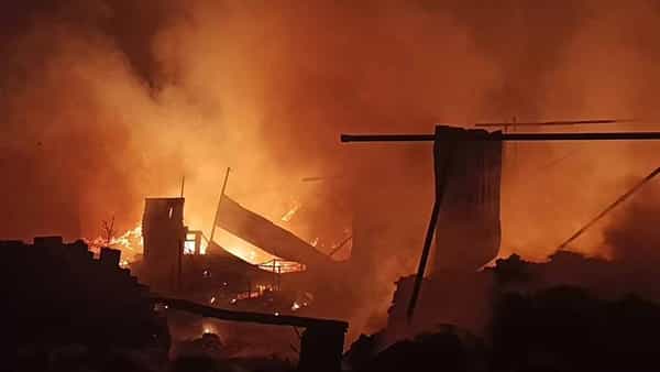 Fire Accident: దేశ రాజధాని ఢిల్లీలో భారీ అగ్ని ప్రమాదం.. ఘటన స్థలానికి 20 ఫైరింజన్లు..