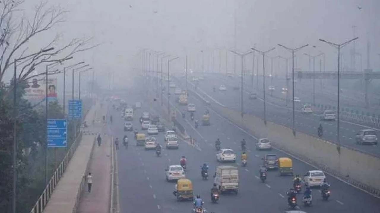 Fog: ఉదయాన్నే పొగమంచు ఎందుకు ఏర్పడుతుంది.. అలా ఏర్పడేందుకు గల కారణాలు ఏమిటి.?