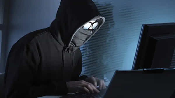 GoDaddy Hacked: ప్రపంచంలోనే అతిపెద్ద వెబ్సైట్ డొమైన్ హోస్ట్ గో డాడీ హ్యాక్.. ప్రమాదంలో12 లక్షల మంది డేటా..!