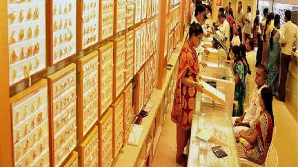 Gold Price Today: భగ్గుమంటున్న బంగారం ధరలు.. తాజాగా 10 గ్రాములపై ఎంత పెరిగిందంటే..! Gold Price Today: భగ్గుమంటున్న బంగారం ధరలు.. తాజాగా 10 గ్రాములపై ఎంత పెరిగిందంటే..!