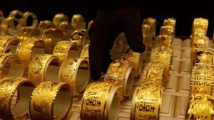 Gold Price Today: తగ్గేదిలే అంటున్న బంగారం ధరలు.. ప్రధాన నగరాల్లో పసిడి రేట్లు ఇలా..!