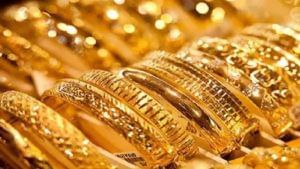 Gold Price Today: బంగారం ప్రియులకు గుడ్‌న్యూస్‌.. దిగి వచ్చిన పసిడి ధర.. 10 గ్రాములపై ఎంత తగ్గిందంటే..