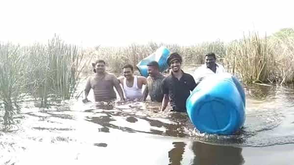 Gudumba Base: నది మధ్యలో గుడుంబా స్థావరం.. వీరి తెలివి చూస్తే షాక్ అవుతారు..