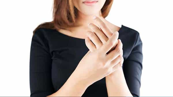 Health Tips: తిమ్మిర్లు వస్తున్నాయా..? అయితే ఆ సమస్యలున్నట్లే.. వెంటనే వైద్యుడిని కలవండి.. లేకుంటే..
