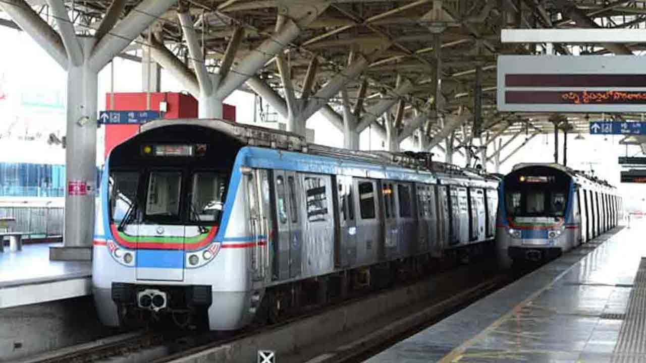 Hyderabad Metro: మెట్రో ప్రయాణికులకు గుడ్‌ న్యూస్‌.. సమయ వేళలు మారే అవకాశం..