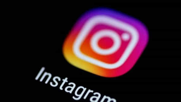 Social media: అర్ధరాత్రి నిలిచిన ఫేస్బుక్, ఇన్స్టా సేవలు.. మీమ్స్తో చెలరేగిన యూజర్లు..