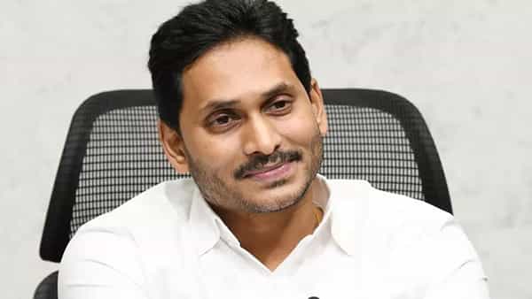 CM Jagan: జగనన్న సంపూర్ణ గృహ హక్కు పథకం ఇళ్ల రిజిస్ట్రేషన్ల ప్రక్రియలో పారదర్శకత పాటించాలి.. సీఎం జగన్ ఆదేశం..