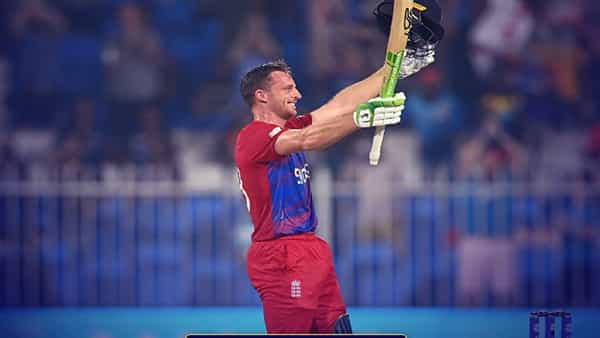 Jos Buttler: శ్రీలంకపై సెంచరీ బాదిన ఇంగ్లీష్ వికెట్ కీపర్.. 67 బంతుల్లోనే 101 పరుగులు.. టీ 20లో ఫస్ట్ సెంచరీ
