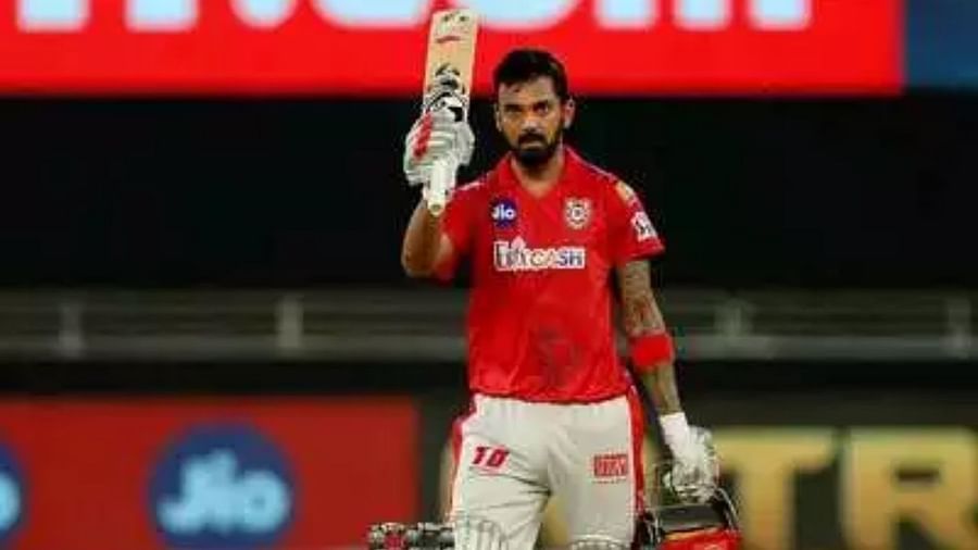 IPL-2021లో పంజాబ్ కింగ్స్‌కు కెప్టెన్‌గా వ్యవహరించిన కేఎల్ రాహుల్.. పంజాబ్‌ను విడిచిపెడతాడని వార్తలు వినిపిస్తున్నాయి. ఇదే జరిగితే, RCB తదుపరి సీజన్ కోసం మెగా వేలంలో అతనిపై ఓ కన్నేస్తుందని తెలుస్తోంది. అలాగే ఆర్‌సీబీ కెప్టెన్‌గా చేసేందుకు ప్రయత్నాలు మొదలైనట్లు తెలుస్తోంది. ఇంతకుముందు రాహుల్ ఆర్సీబీ నుంచే పంజాబ్ టీంకు వెళ్లాడు.