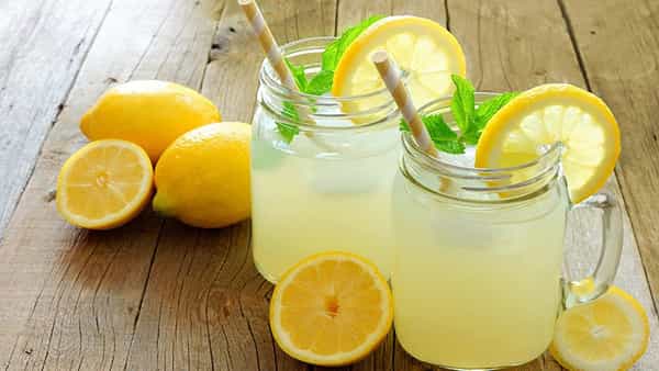 Winter Diet: నిమ్మరసంతో ఆరోగ్యానికి అనేక ప్రయోజనాలు.. చలికాలంలో తాగితే ఏం జరుగుతుందో తెలుసుకోండి..