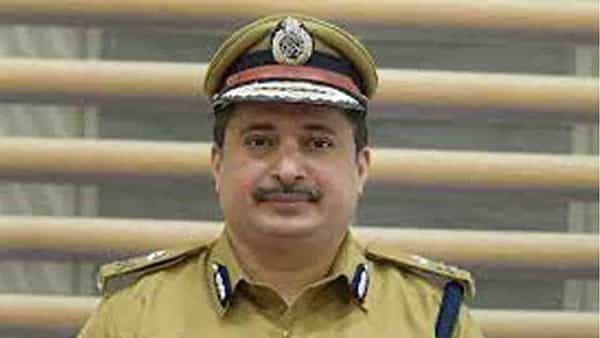 Lakshman Naik IPS: సీనియర్ ఐపీఎస్ అధికారి లక్ష్మణ్ నాయక్పై వేటు.. సస్పెండ్ చేసిన కేరళ ప్రభుత్వం.. కారణం అదేనా..?