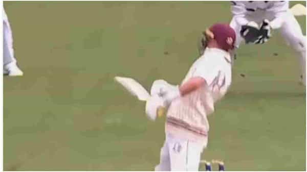 భయంకర బంతులు.. చేయి పగిలిపోయింది.. బ్యాట్ కింద పడింది.. వీడియో చూస్తే షాక్ అవుతారు..