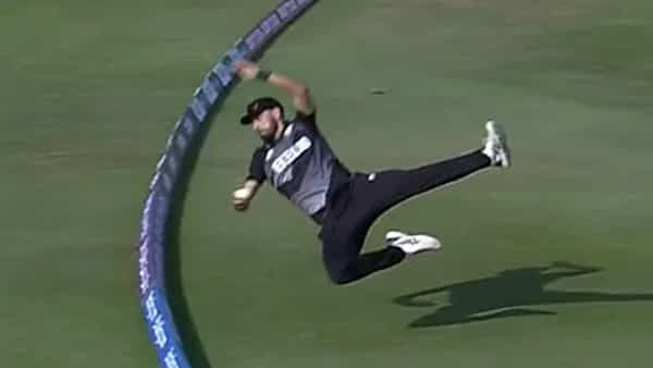 T20 World Cup 2021: క్యాచ్ విడిచిపెట్టినా హీరో అయ్యాడు.. ఎందుకంటే..