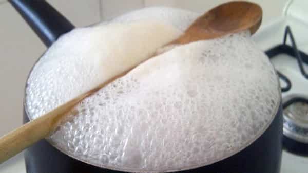 Kitchen Tips: ఇలా చేస్తే వంటింట్లో పాలు పొంగిపోవు.. నెట్టింట్లో వైరలవుతోన్న వీడియో..