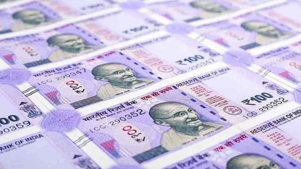 Huge Robbery: నమ్మి తాళమిస్తే నట్టేటా ముంచారు.. భార్య, భర్త కలిసి ఏంత పని చేశారంటే.. Huge Robbery: నమ్మి తాళమిస్తే నట్టేటా ముంచారు.. భార్య, భర్త కలిసి ఏంత పని చేశారంటే..