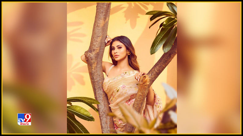 Mouni Roy New Photos. Credit by:Mouni Roy/Instagram
