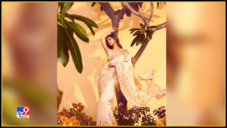 Mouni Roy New Photos. Credit by:Mouni Roy/Instagram