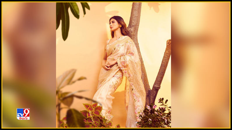 Mouni Roy New Photos. Credit by:Mouni Roy/Instagram