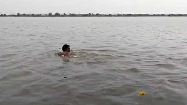 Rayalaseema: సీమకు జలసిరి.. ఉప్పొంగిన హృదయాలు.. రిజర్వాయర్లో ఈత కొట్టిన ఎంపీ