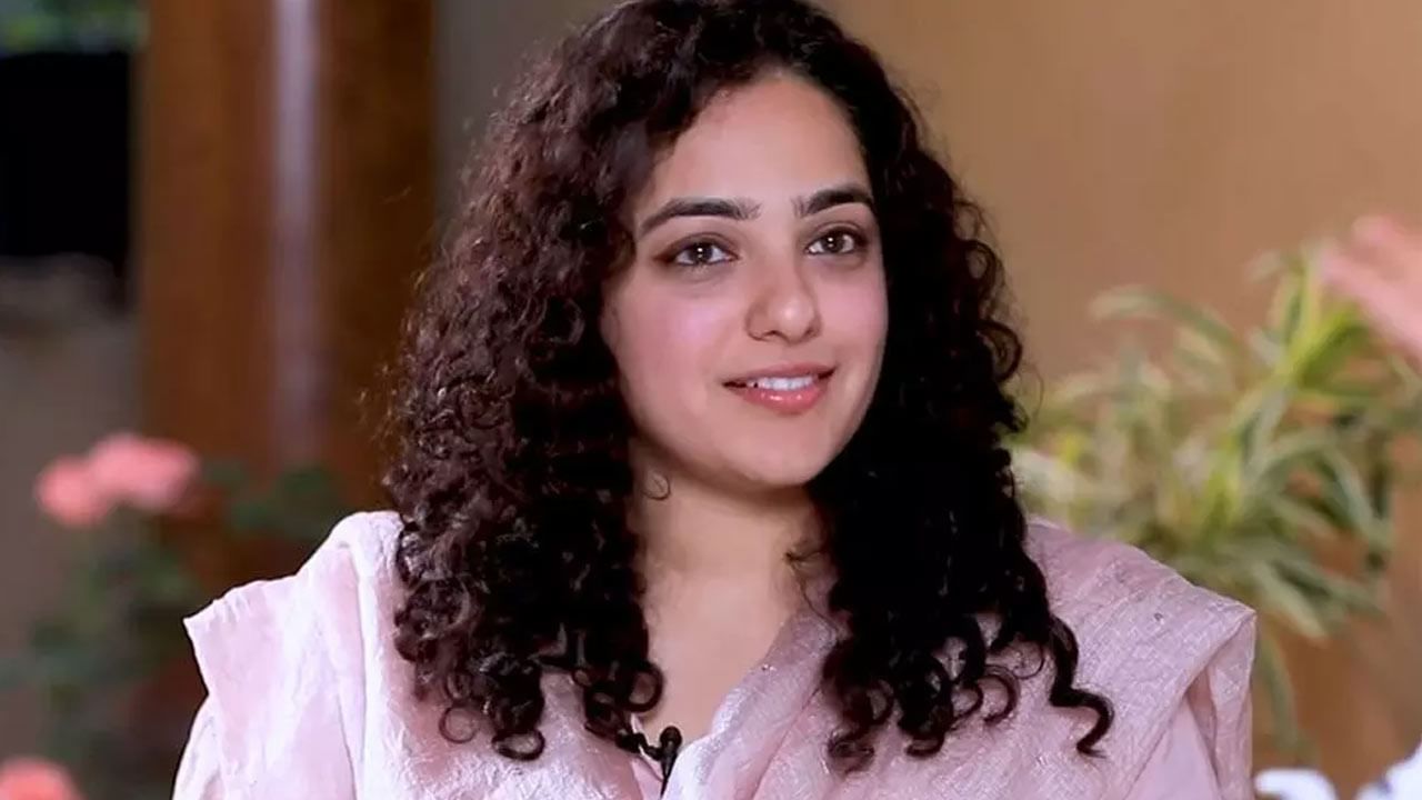 Nitya Menon: టాలీవుడ్‏లో ముద్దుగుమ్మకు పెరుగుతున్న క్రేజ్.. నాని కొత్త ప్రాజెక్ట్‏లో నిత్య మీనన్..