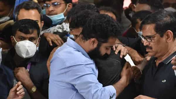 Shiva Raj Kumar: పునీత్ సోదరుడికి అండగా నిలిచిన తారక్.. అన్నా నేనున్నానంటూ...
