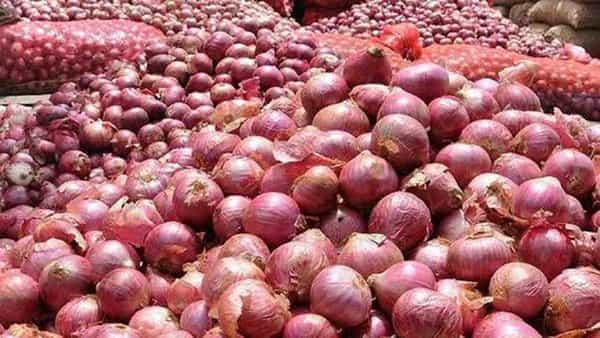 Onion Price: కేంద్రం గుడ్న్యూస్.. మార్కెట్లోకి బఫర్ స్టాక్.. భారీగా తగ్గిన ఉల్లి ధర..!