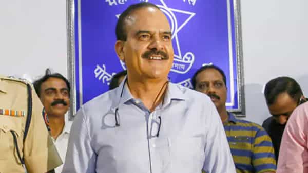 Supreme Court: మీరు ఎక్కడ ఉన్నారో చెప్పండి.. ముంబై మాజీ పోలీస్ బాస్ను ఆదేశించిన సుప్రీం కోర్టు..