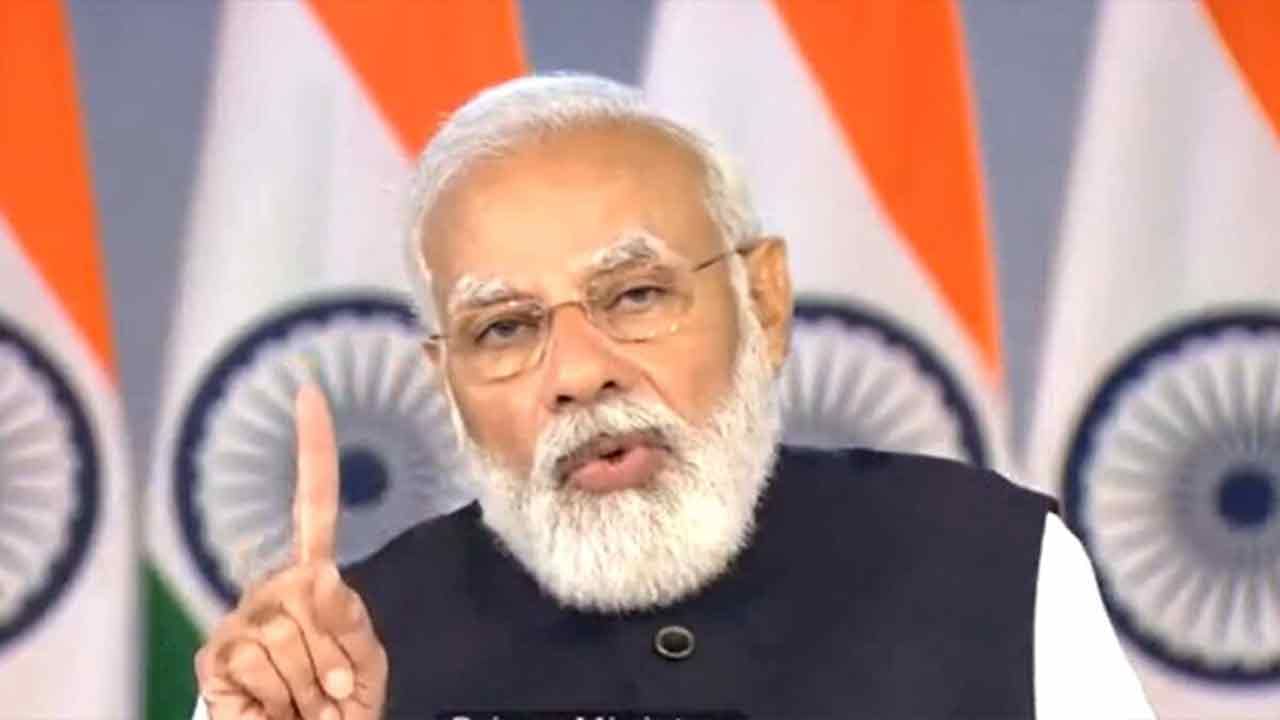 PM Modi: ఆర్‌బీఐ  కొత్త పథకాల్లో ఇన్వెస్ట్ చేయడం సురక్షితం.. హామీతో కూడిన రాబడి ఉంటుందన్న ప్రధాని మోడీ..