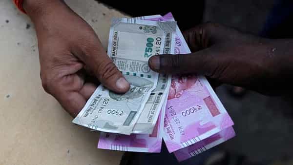 LIC Scheme: ఈ స్కీమ్లో చేరితే పదేళ్ల పాటు నెలకు రూ.10వేల పెన్షన్ పొందవచ్చు.. ఎలాగంటే..!