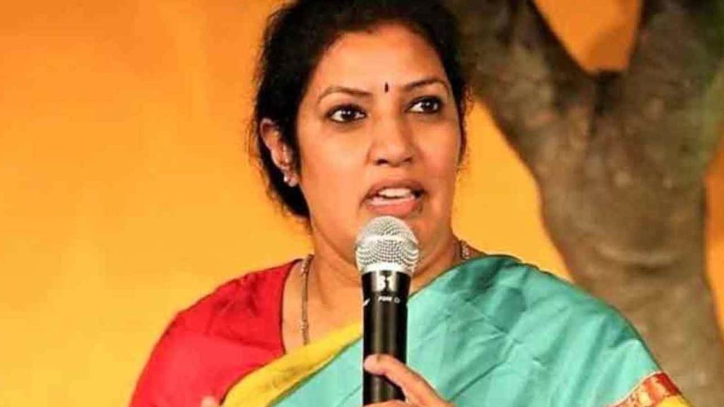 AP Politics: నేను, భువనేశ్వరి నైతిక విలువలతో పెరిగాం.. ఆ వ్యాఖ్యలు బాధ కలిగించాయి.. పురంధేశ్వరి AP Politics: నేను, భువనేశ్వరి నైతిక విలువలతో పెరిగాం.. ఆ వ్యాఖ్యలు బాధ కలిగించాయి.. పురంధేశ్వరి