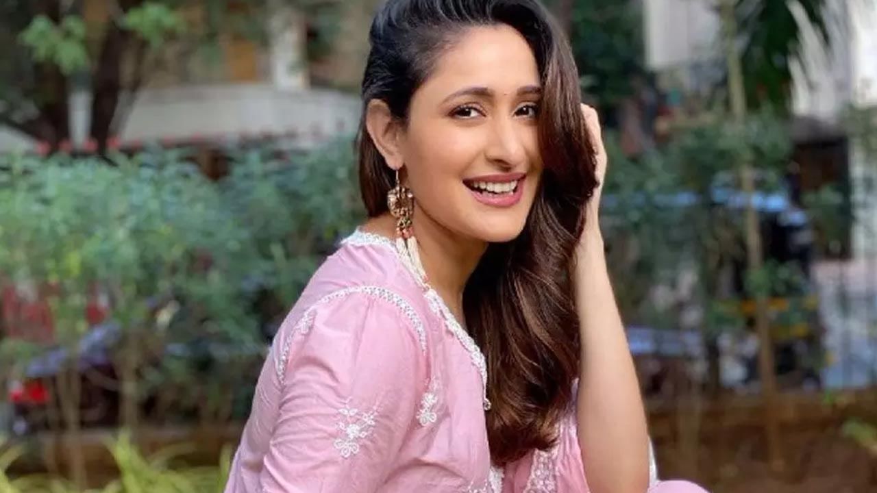 Pragya Jaiswal: బాలకృష్ణ గారు చాలా సీనియర్.. ఆయన నడిచి వస్తుంటే.. సెట్ అంతా సైలెంట్..