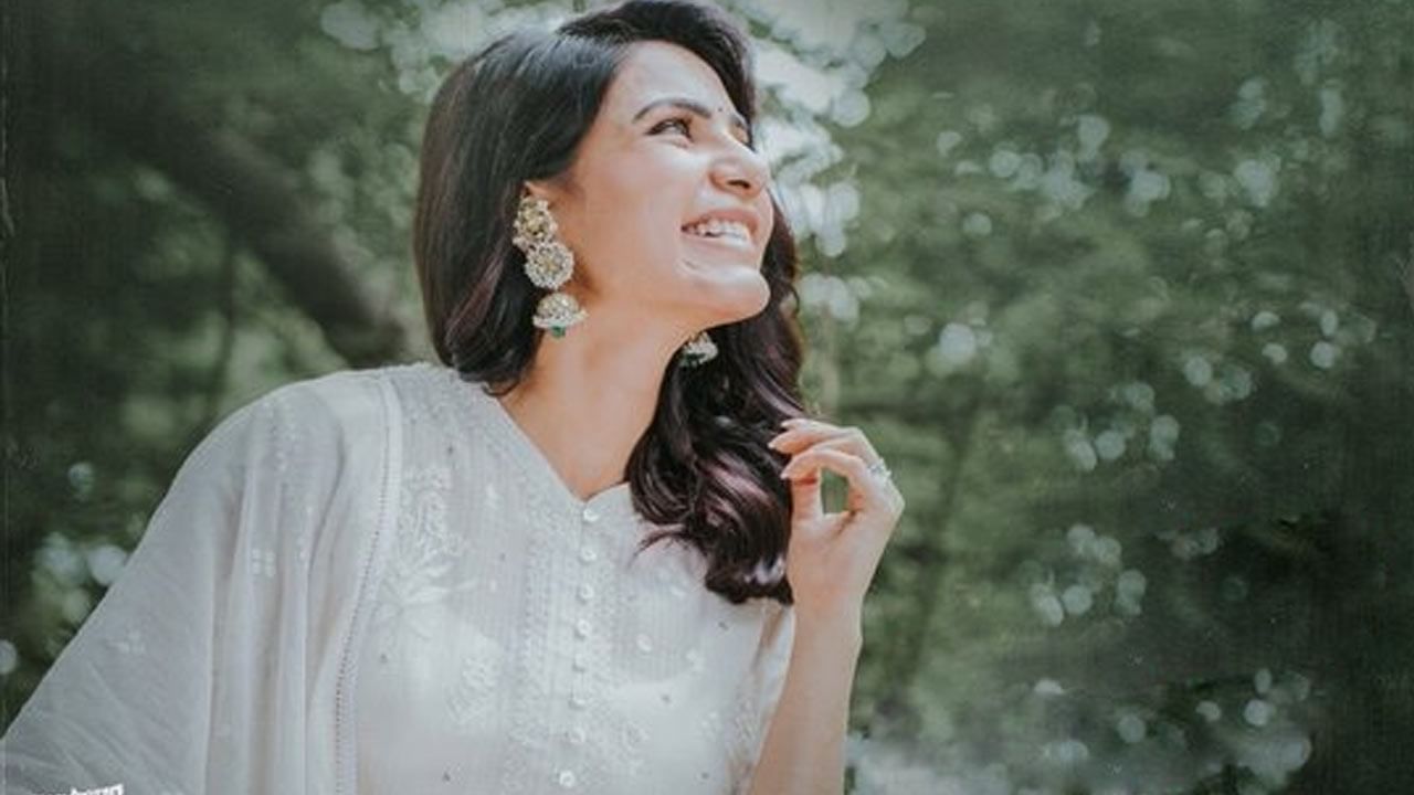 Samantha in Pushpa: అఫీషియల్ అనౌన్స్ వచ్చేసింది.. పుష్పరాజ్‏తో స్టెప్పులేయనున్న సమంత...