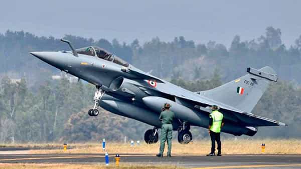 Rafale Deal: మధ్యవర్తికి డసాల్ట్ ఏవియేషన్ రూ.481 కోట్ల లంచం.. మరోసారి తెరపైకి వచ్చిన రాఫెల్ డీల్ భూతం..