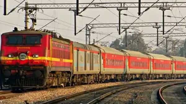 Railway Jobs: నార్త్ సెంట్రల్ రైల్వేలో 1664 అప్రెంటిస్ పోస్టుల భర్తీ.. దరఖాస్తుకు రేపే చివరి తేదీ..