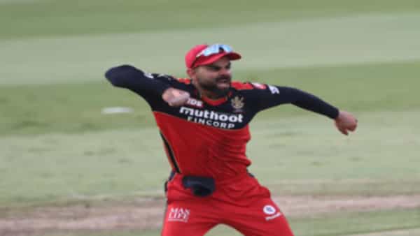 Royal Challengers Bangalore: ఆర్సీబీ ఆ ఇద్దరిని రిటైన్ చేసుకుంటుందా.. ఎవరు వారు..